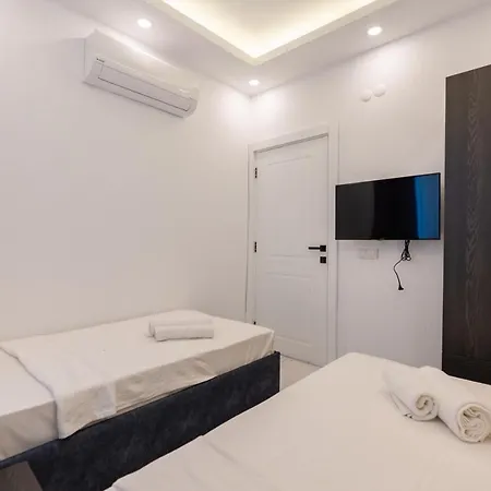 Aparthotel Tayla *