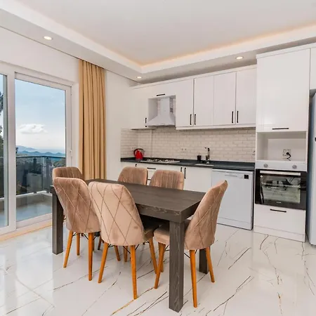 Aparthotel Tayla *